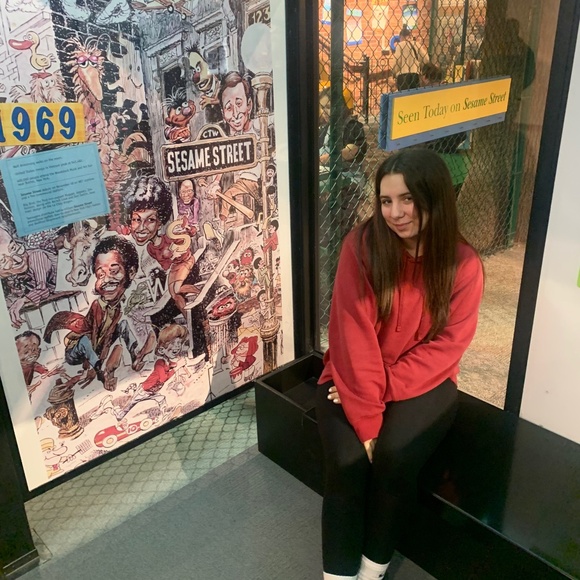 Meet your Posher, Michaela - Picture 2 of 2